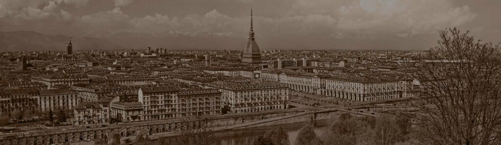 Torino vista dall'alto con la Mole Antonelliana